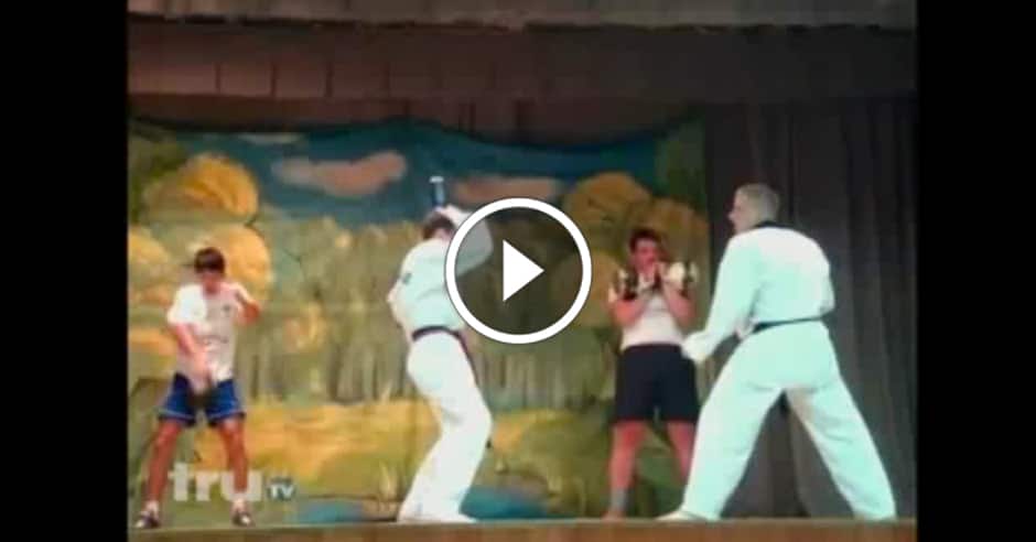 This was the worst Taekwondo demo of all time, for this guy