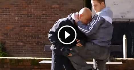 How to escape the thai clinch in the street