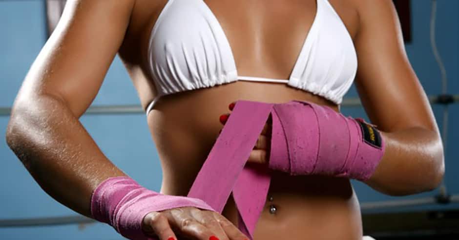 The hottest 135lb MMA fighters who can kick your @ss