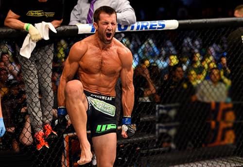 UFC champ Luke Rockhold gets staples in his head without anesthesia