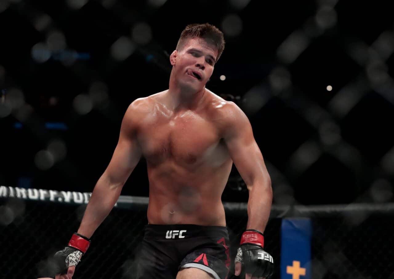 WATCH: Mickey Gall chokes out Jordan Williams at UFC Vegas 32