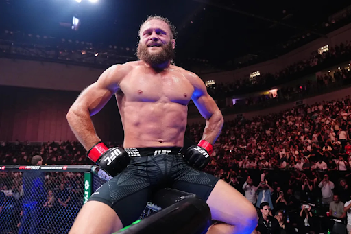Fiziev knocks out Torres with second-round spinning wheel kick at UFC Baku